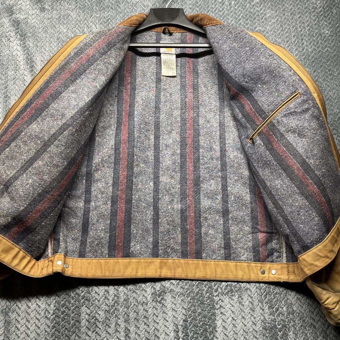 칼하트 J01 디트로이트 자켓 브라운 상품이미지4