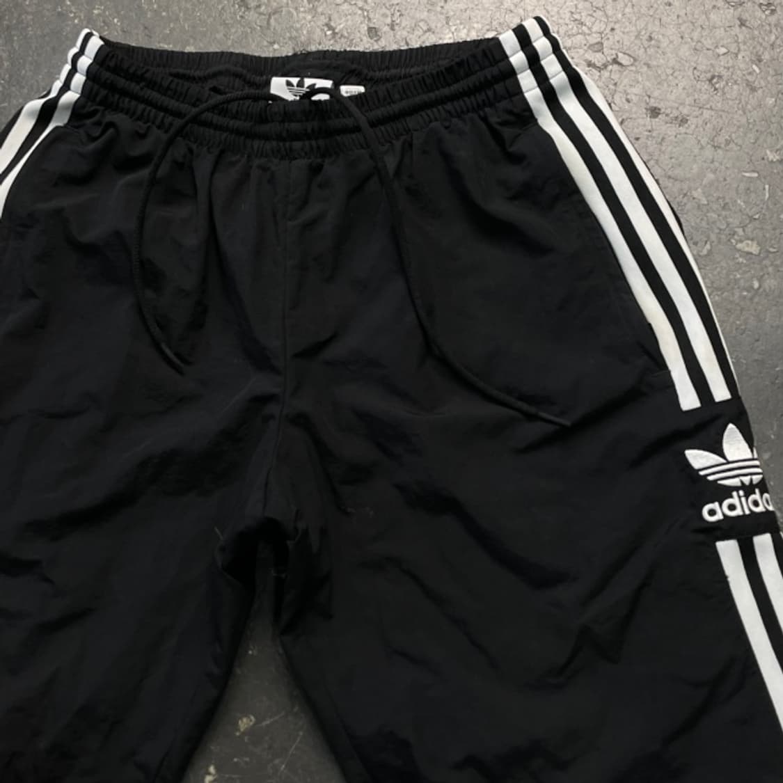 100 아디다스 나일론 조거팬츠  상품이미지2