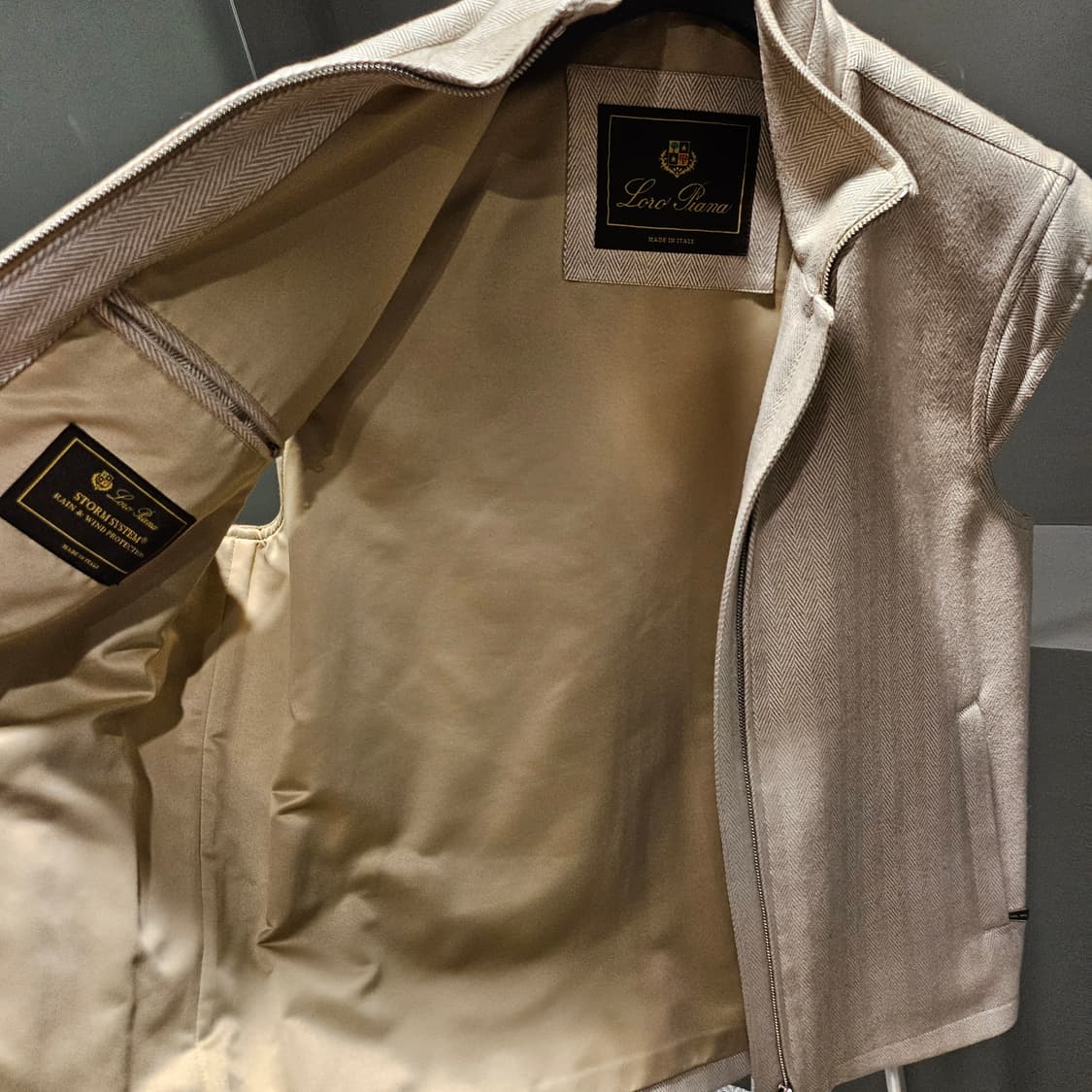 로로피아나 캐시미어 헤링본 집업 베스트 상품이미지6