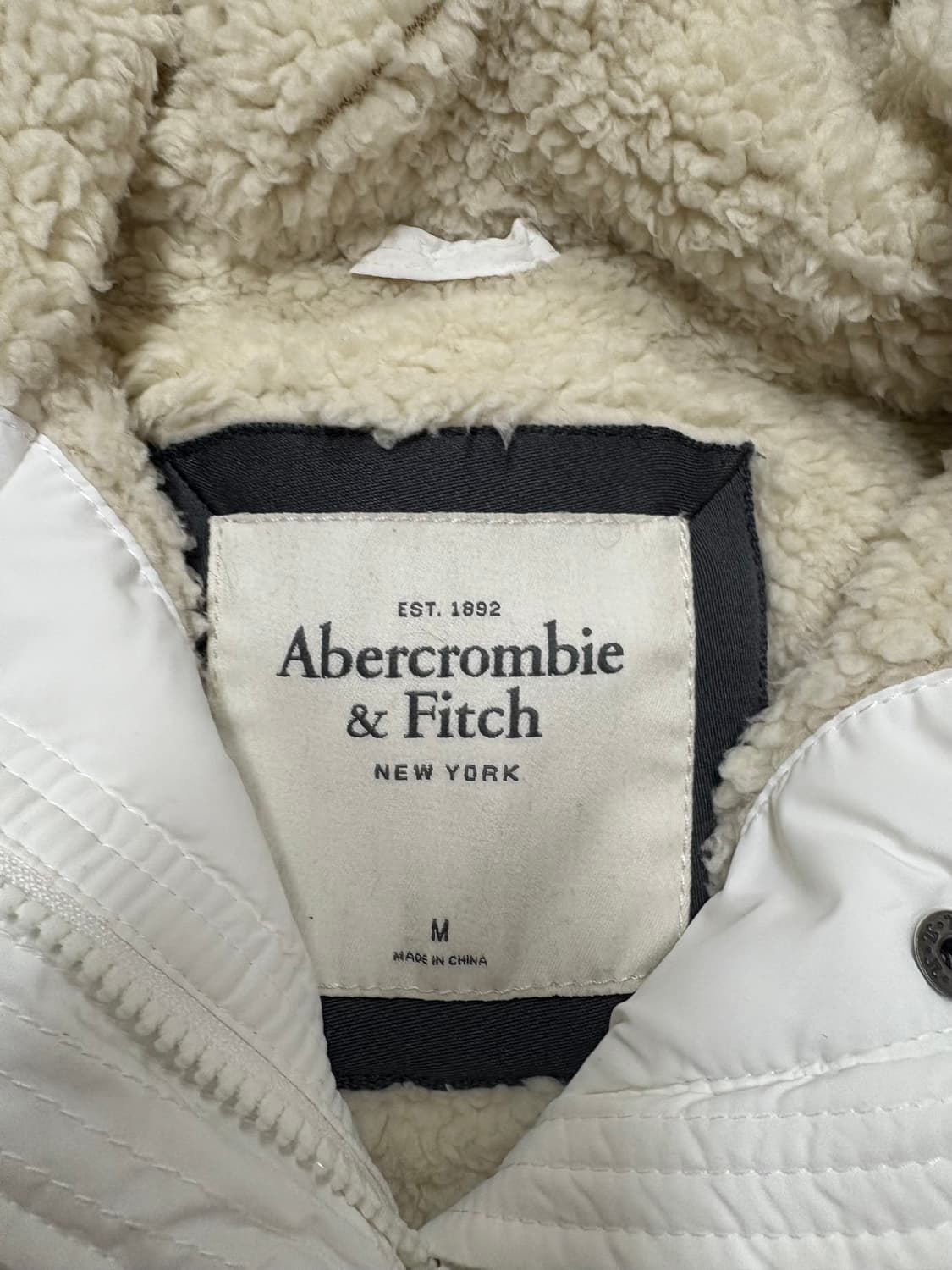 아베크롬비 울프죠 패딩 화이트 m 상품이미지3