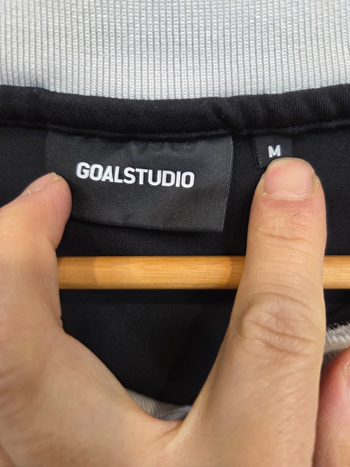 골스튜디오 풋볼클럽 카라 롱슬리브 긴팔 m 오버핏  상품이미지3