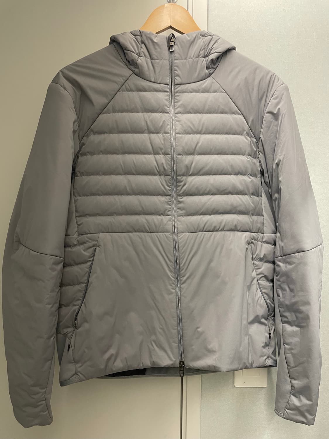 룰루레몬 경량패딩 상품이미지1