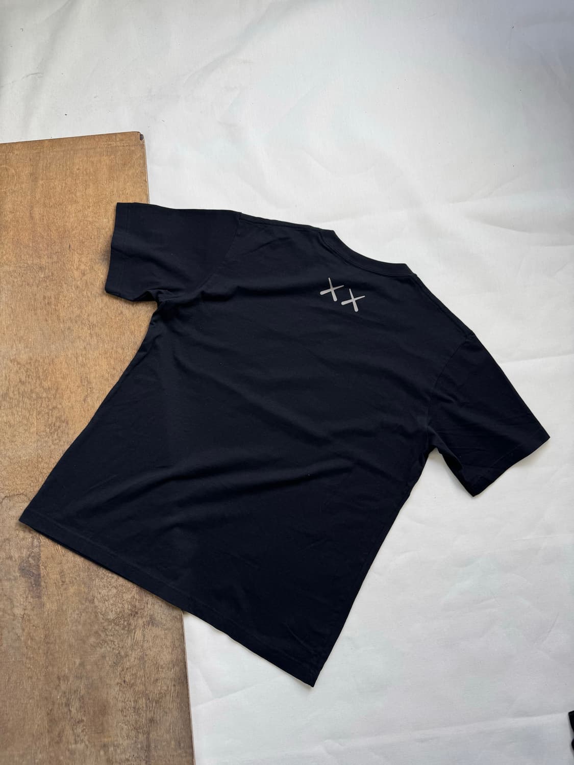 uniqlo x kaws 유니클로 카우스 프린팅 반팔 상품이미지4