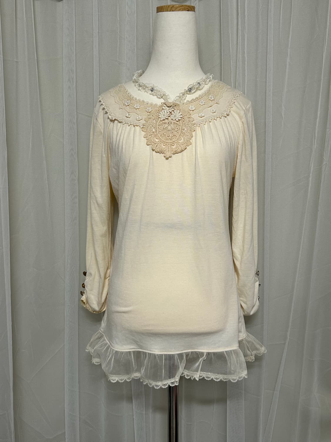 엑시즈팜 큐빅레이스 블라우스 상품이미지1