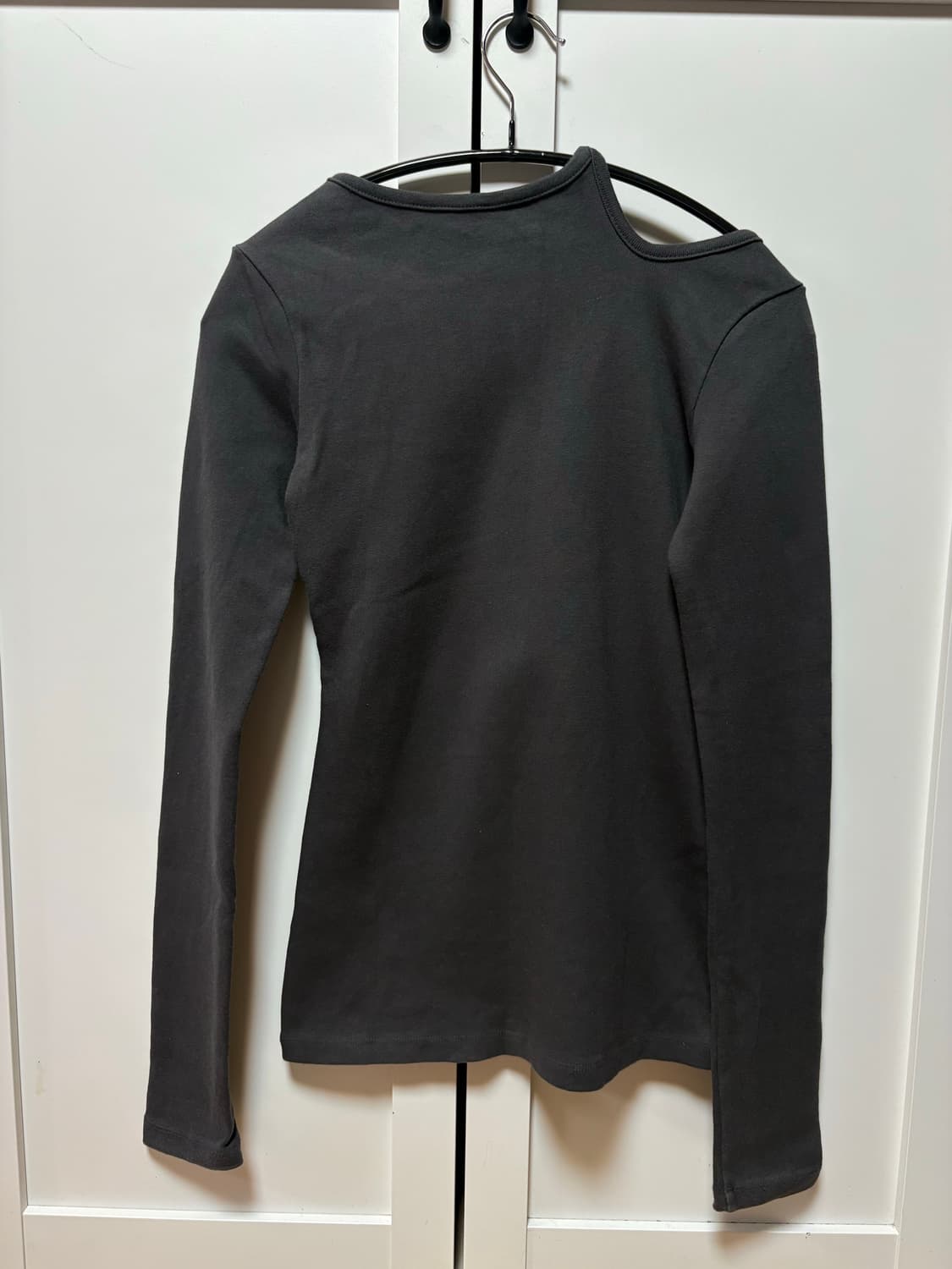 Lowclasicc curve hole t-shirt 상품이미지3