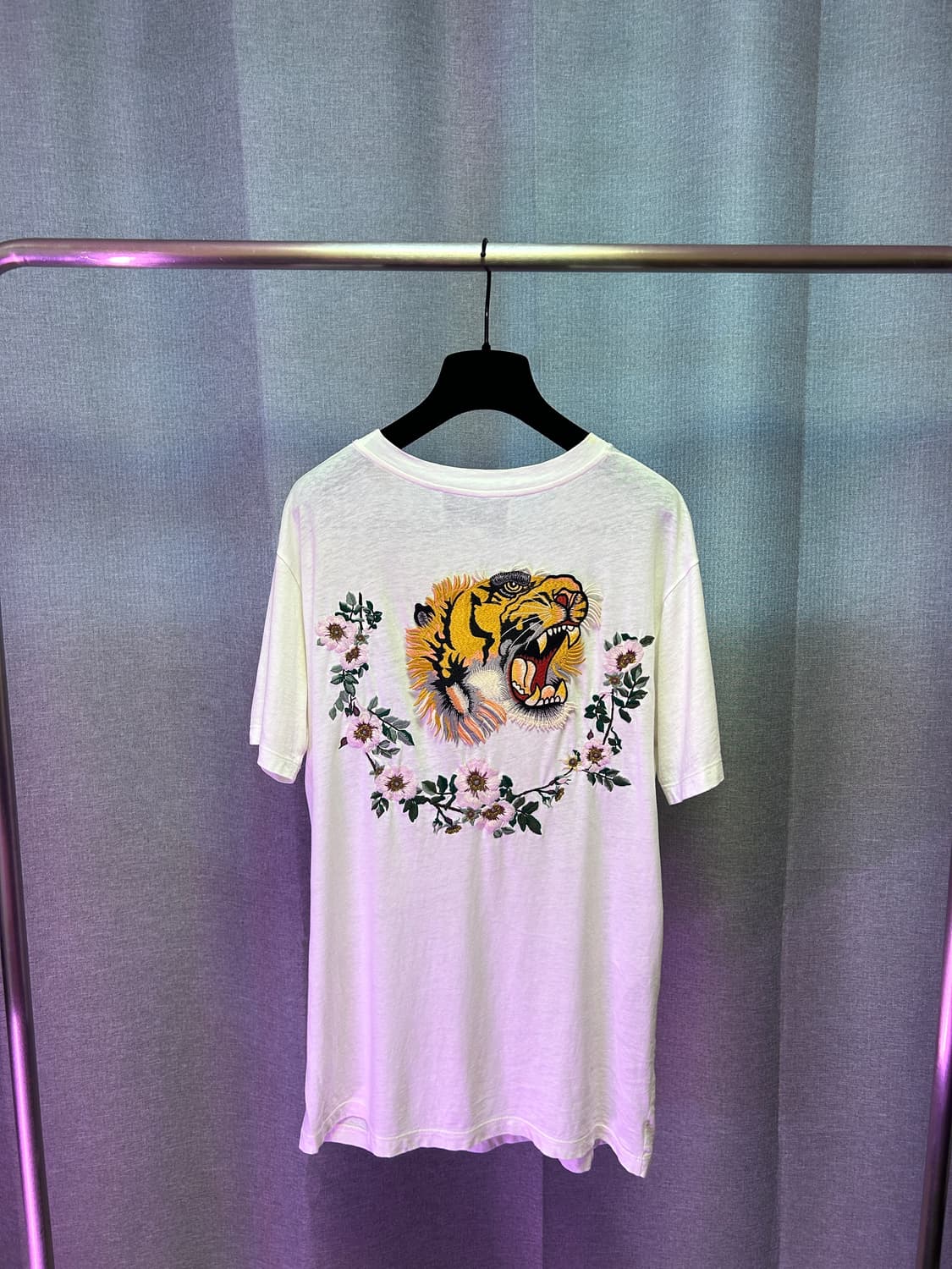 구찌 타이거 플라워 빈티지 로고 티 상품이미지4