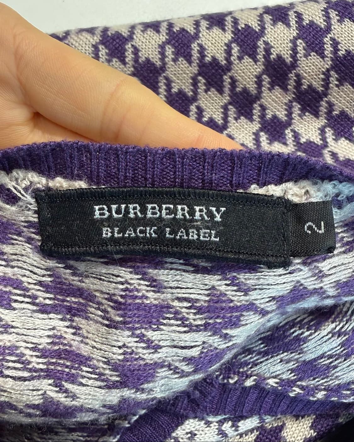 버버리 블랙라벨 퍼플 하운드투스 체크 울 브이넥 니트 상품이미지8