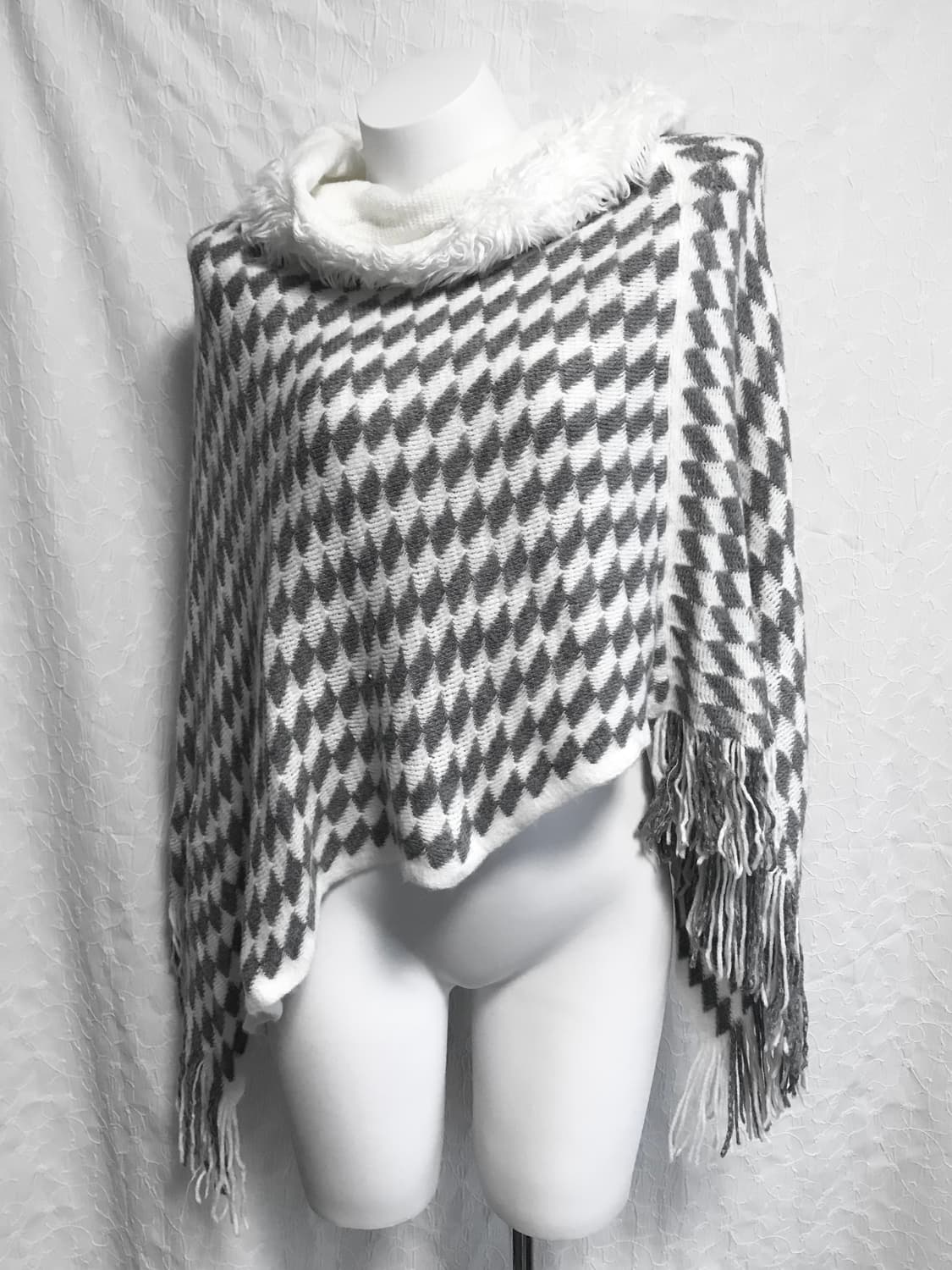 빈티지 그런지 드레이프 테슬 니트 케이프 탑 상품이미지3