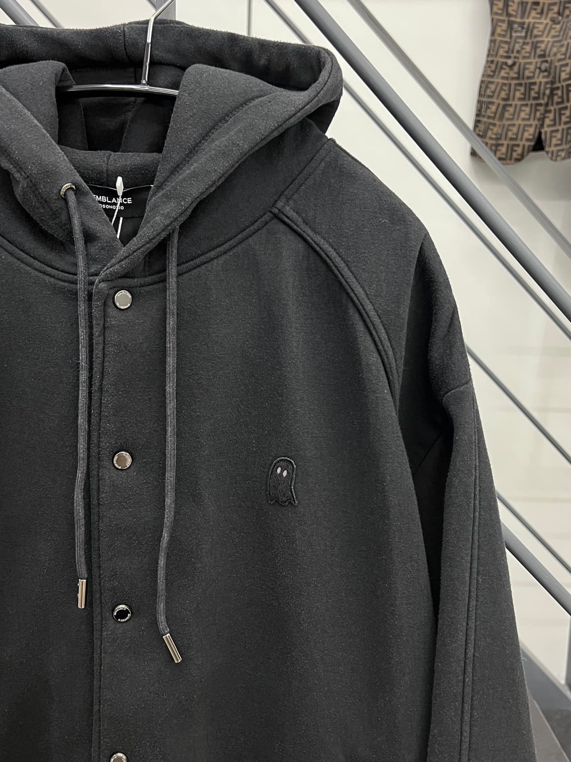 지오 송지오 셈블런스 후드 바시티 자켓 / 블랙 상품이미지3