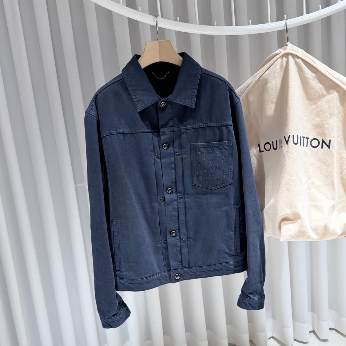 (A+/54) / 루이비통 퍼렐 가먼트다이드 데님 타입 트러커 봄버 자켓 상품이미지3