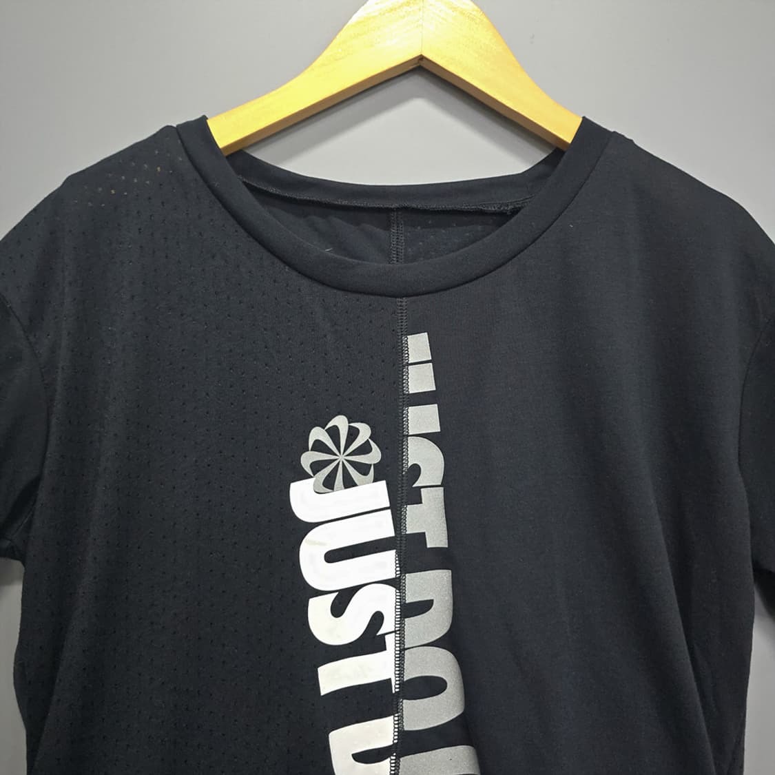 나이키(NIKE) 여성용 드라이핏 로고 반팔티 블랙 S 상품이미지2