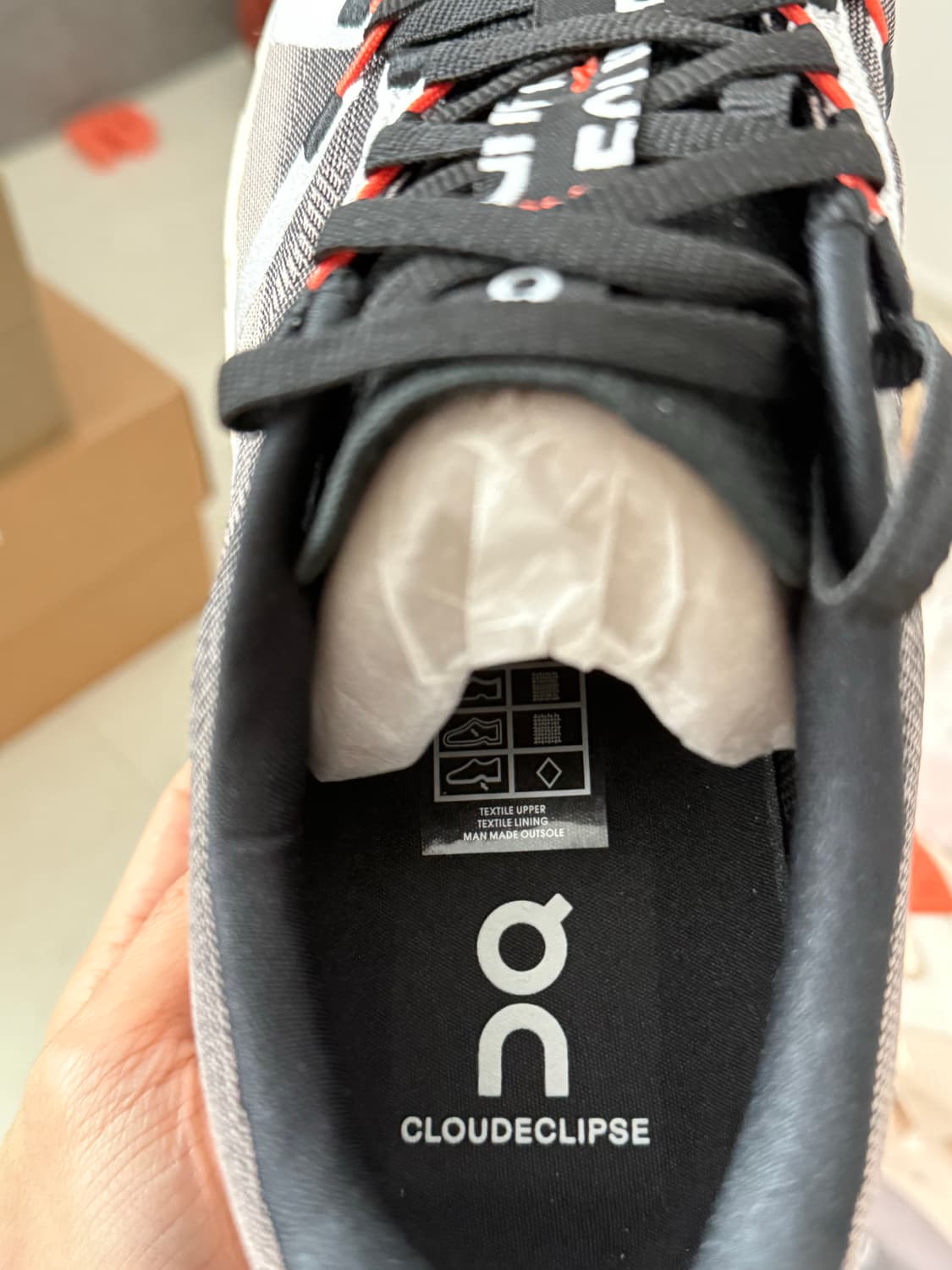 새제품) 온러닝 클라우드 이클립스 페이드 샌드 265 상품이미지4