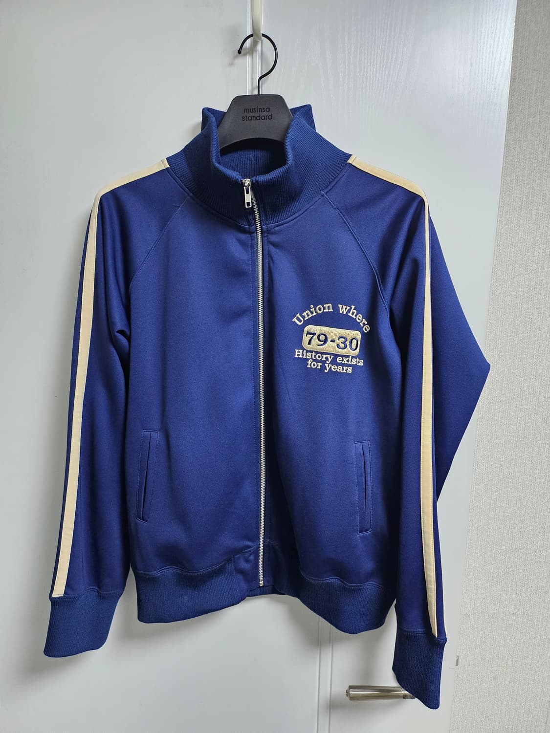 스튜디오다치산 트랙져지 상품이미지2