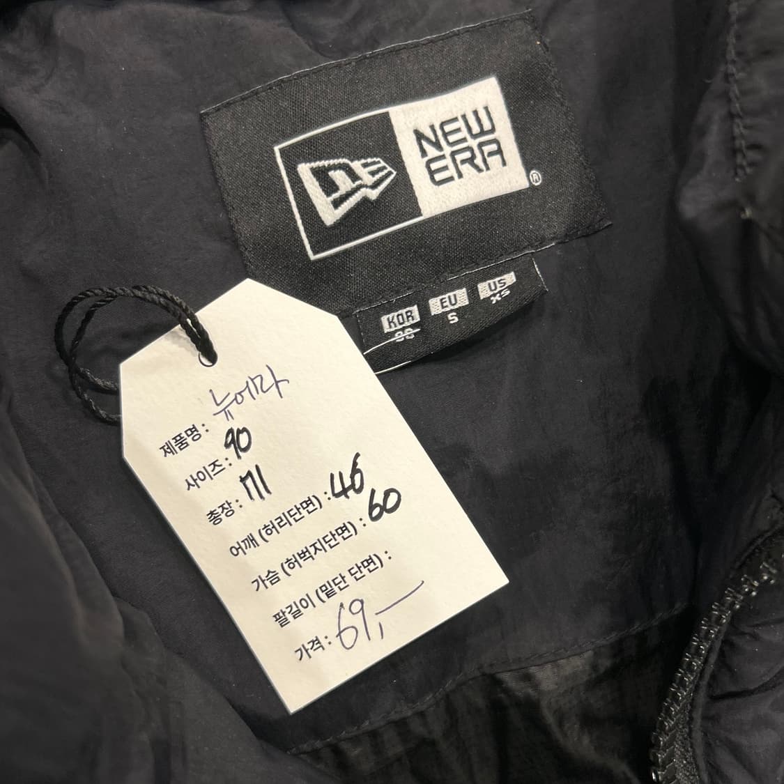 [90] 뉴에라 유틸리티 포켓 블랙 패딩 조끼 B138 상품이미지5