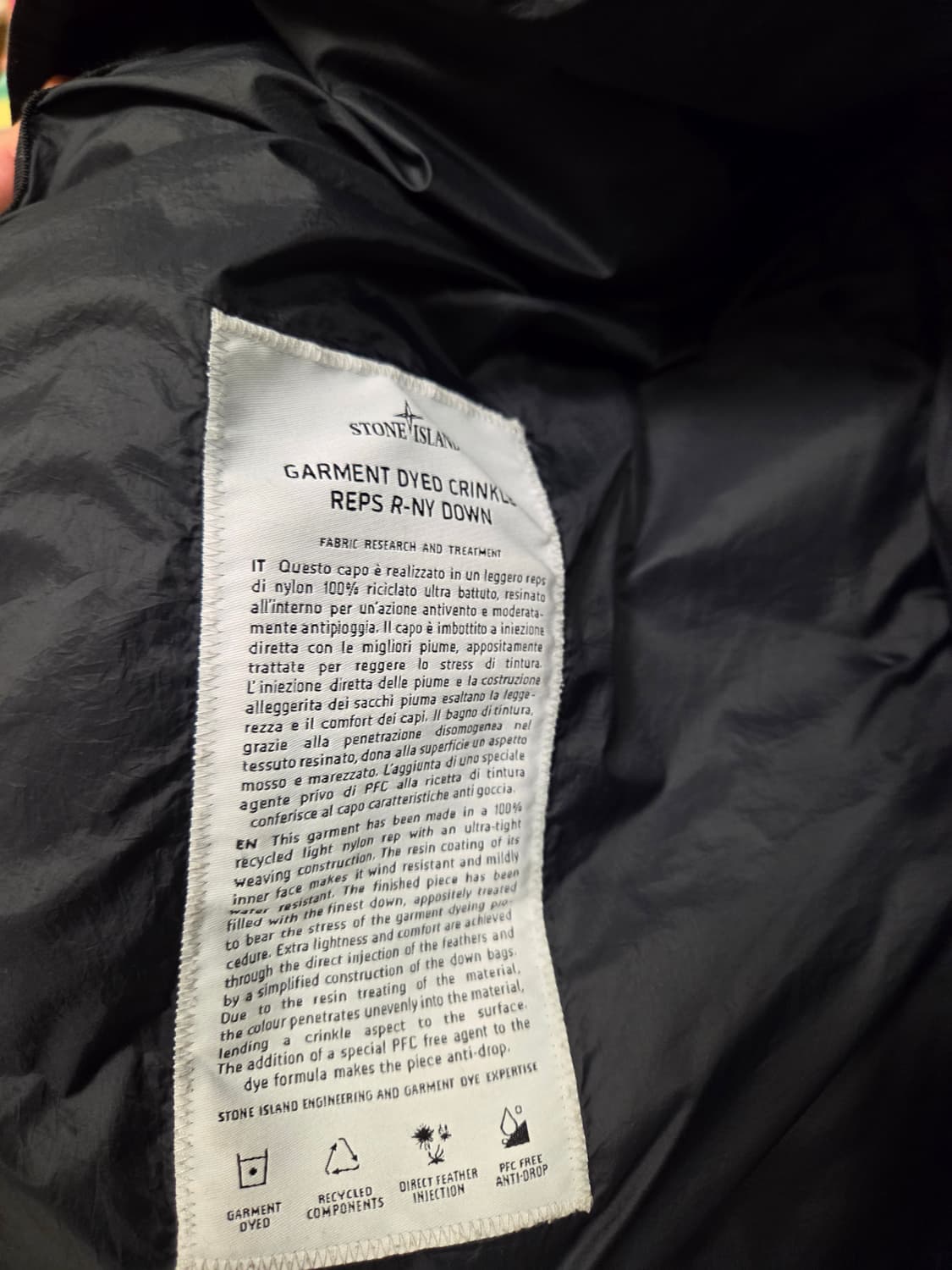 스톤아일랜드 크링클랩스 23fw 논후드 블랙 상품이미지6