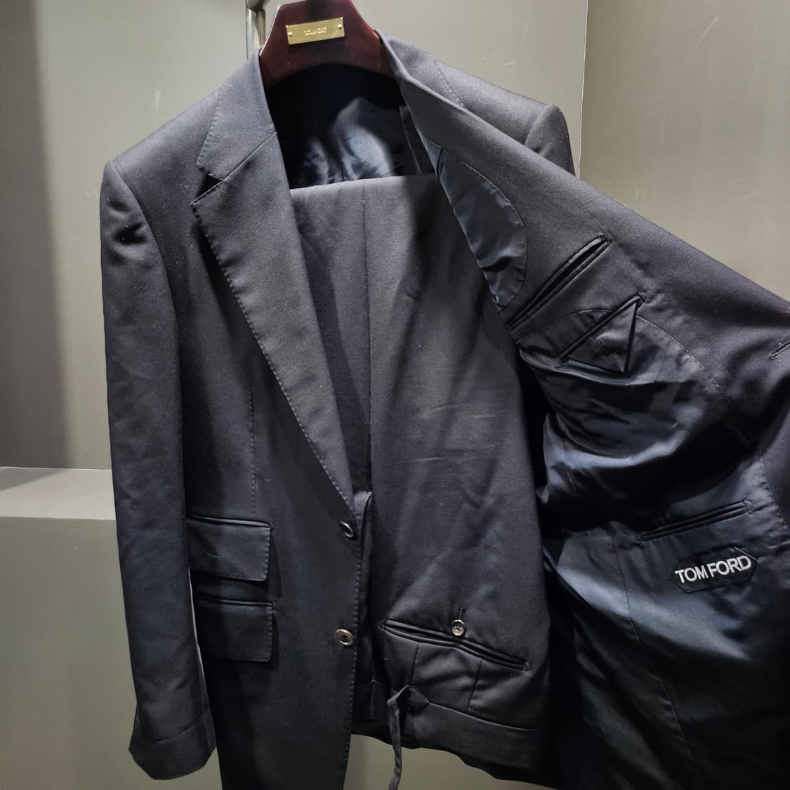 톰포드 블랙 캐시미어 100% 투피스 수트셋업 상품이미지3