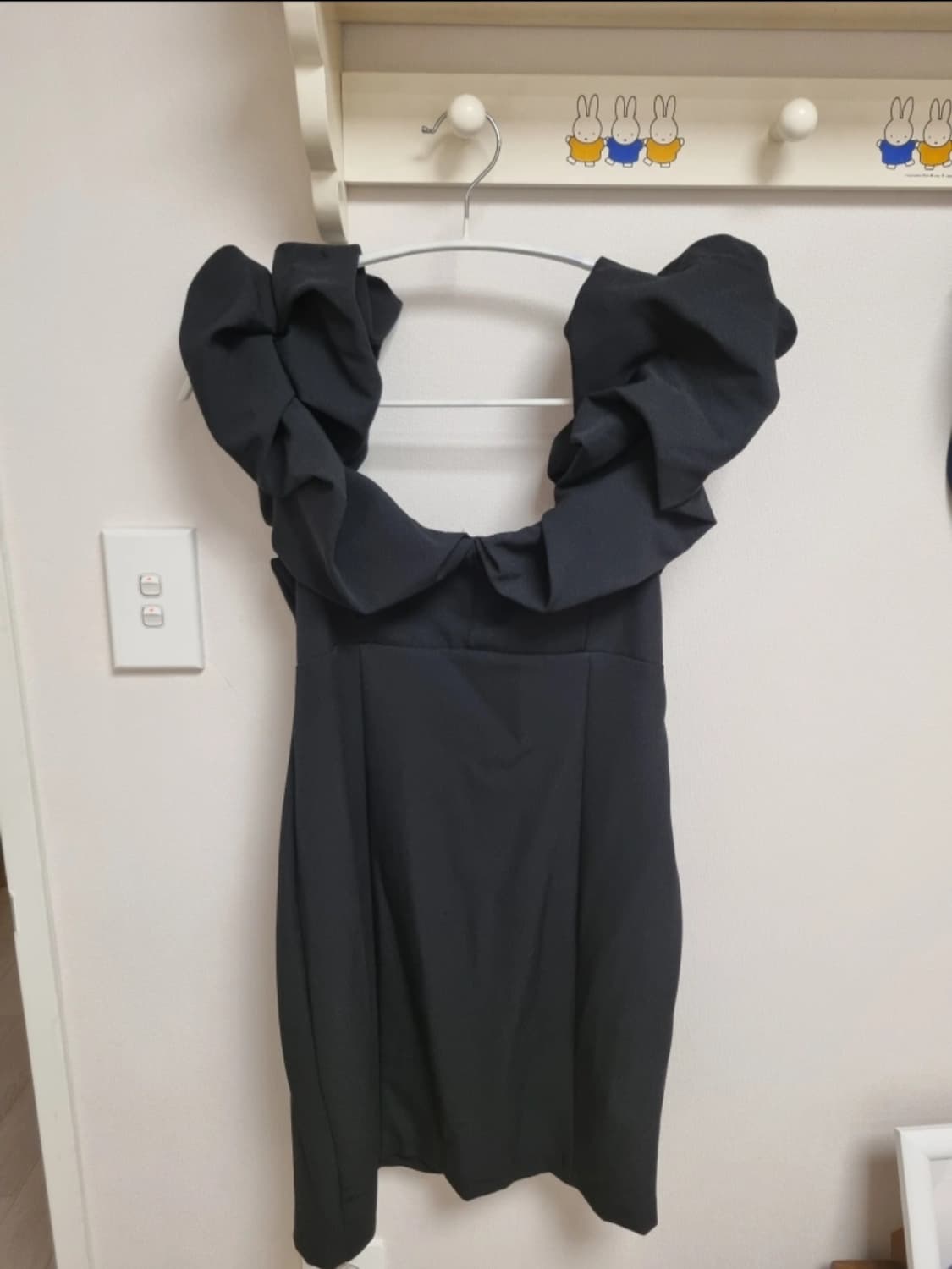 자라 퍼프 슬리브 미니 드레스 블랙 상품이미지4