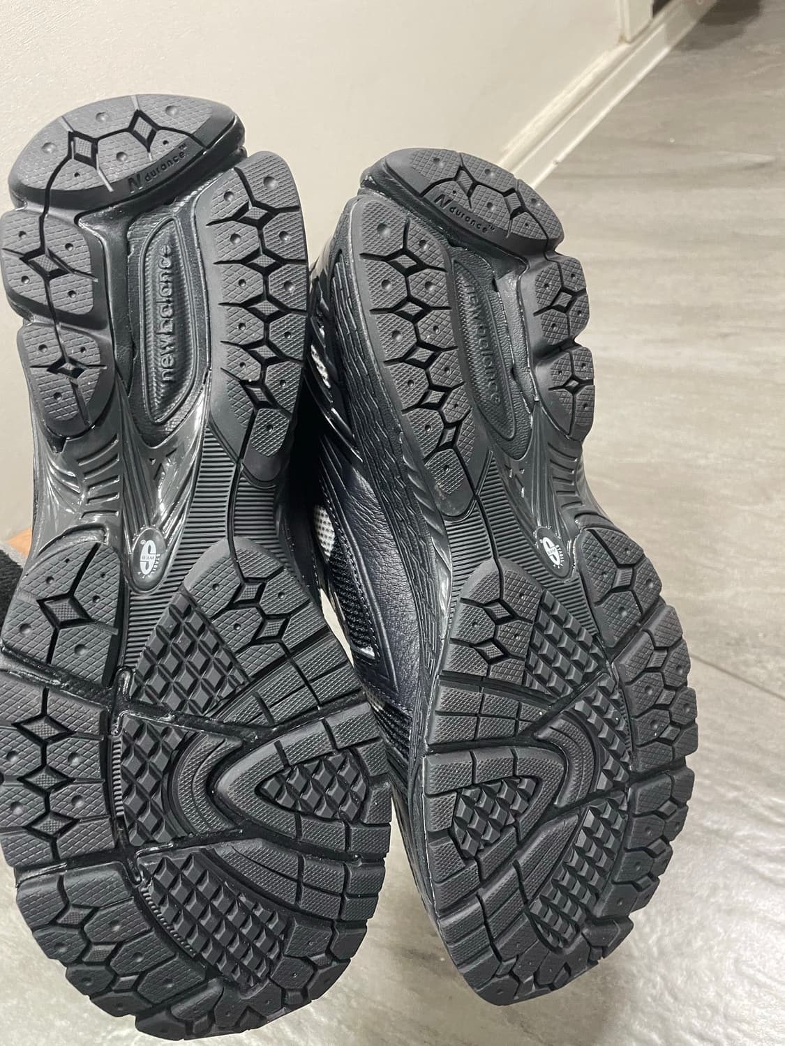 뉴발란스 1906 폴카 닷 블랙 새상품 285 상품이미지3