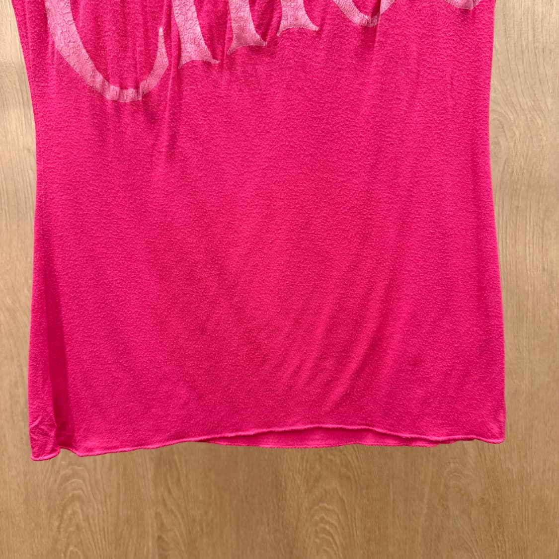 끌로에 반팔 티셔츠 전면 빅로고 프린팅 디테일 슬림핏 핑크 상품이미지5