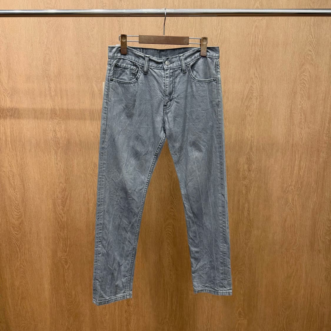 리바이스 508 데님 팬츠 5포켓 레드 탭 디테일 슬림 테이퍼드핏 그레이 상품이미지2