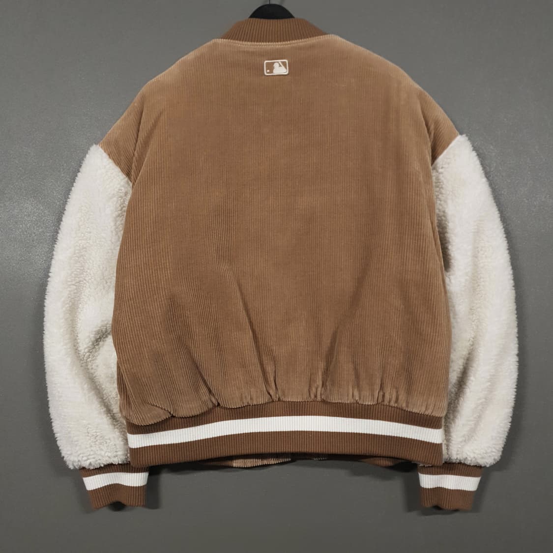 MLB 코듀로이 골덴 양털 후리스 배색 쉐르파 플리스 베이스볼 점퍼 S 상품이미지10