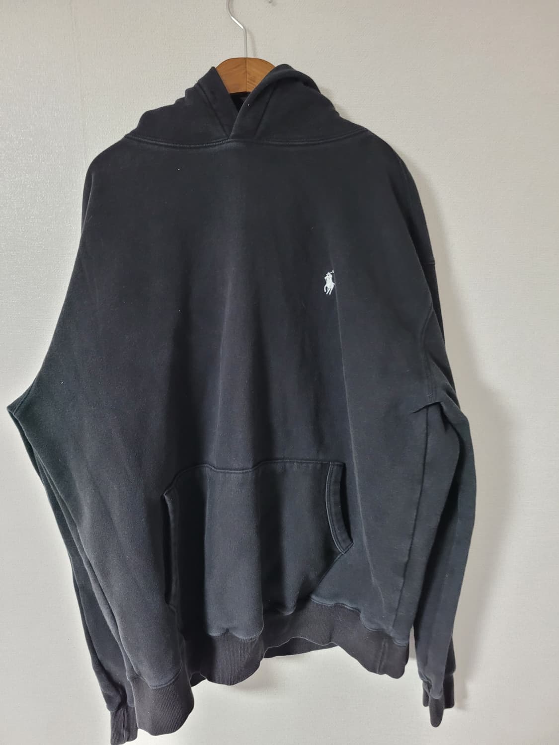가슴64) 폴로 후드티 블랙 상품이미지1