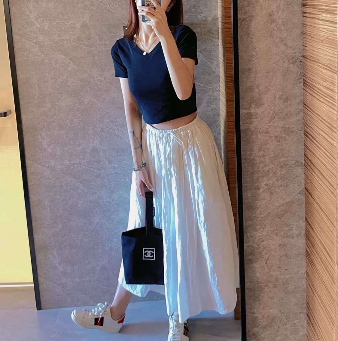 샤넬 노벨티 원핸들 에코백 블랙 상품이미지2