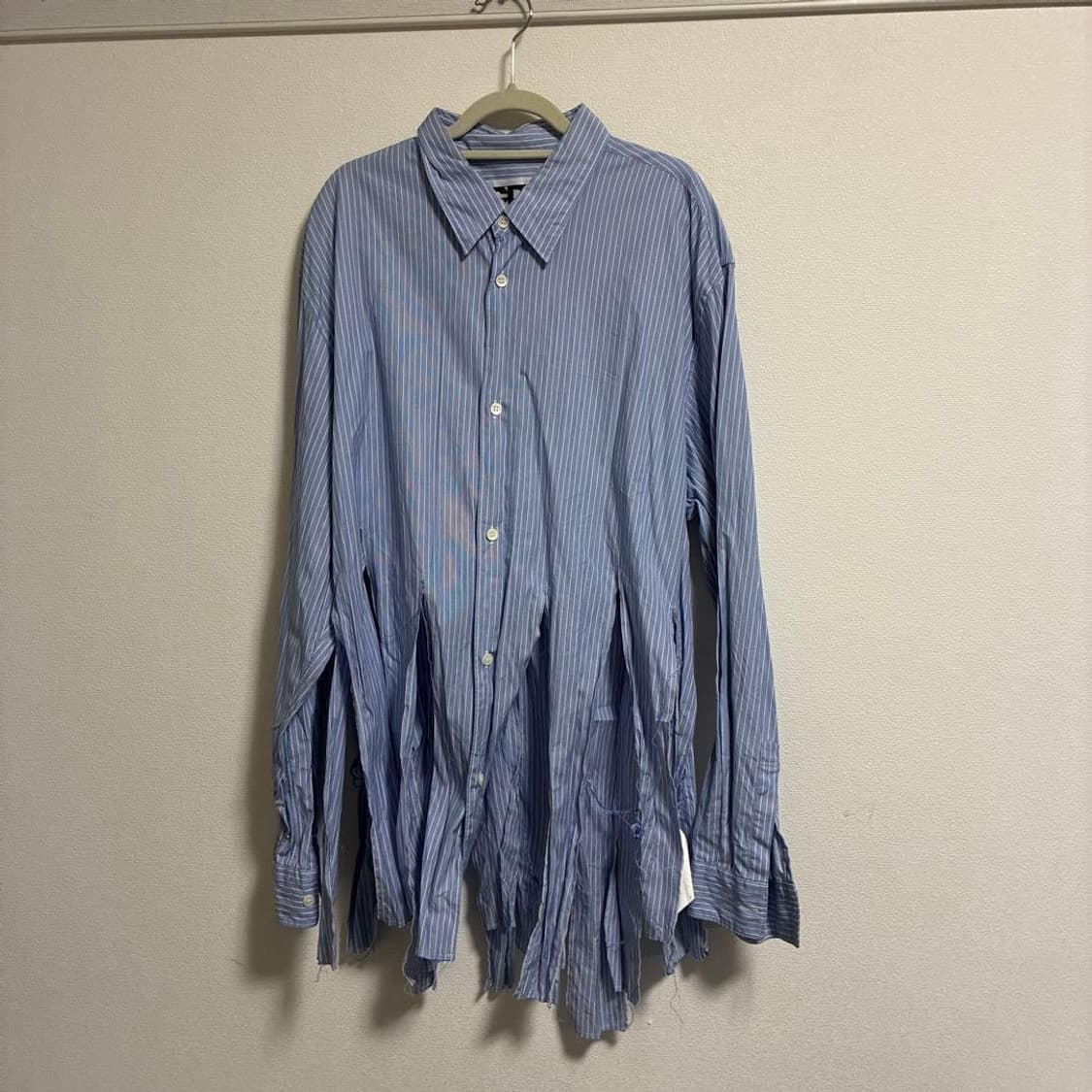 꼼데가르송 커팅 스트라이프 셔츠 상품이미지1