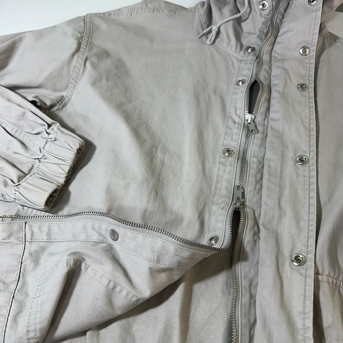 M 파르테멘토 시멘트그레이 크롭오버핏 투웨이 후디 코튼자켓 상품이미지2