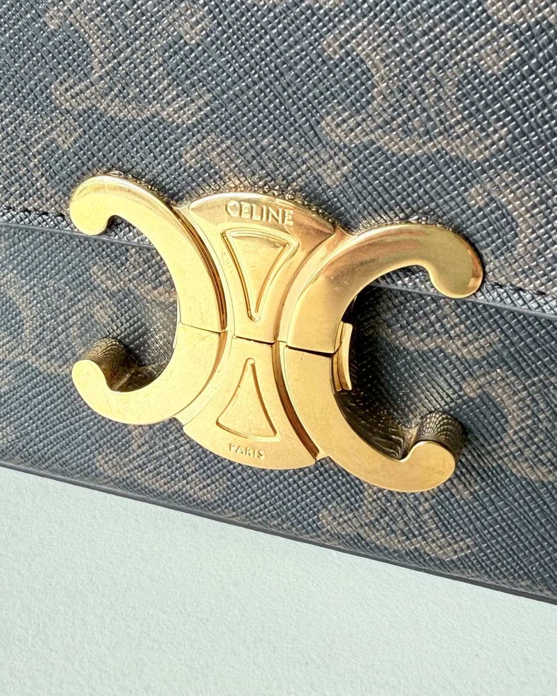 셀린느 클로드 숄더백 트리옹프 탄 상품이미지3