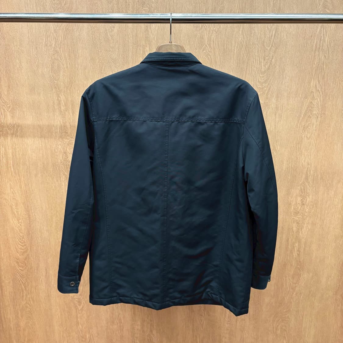 지방시 하이넥 자켓 히든 플래킷 안감 퀄팅 디테일 레귤러핏 블랙 상품이미지3