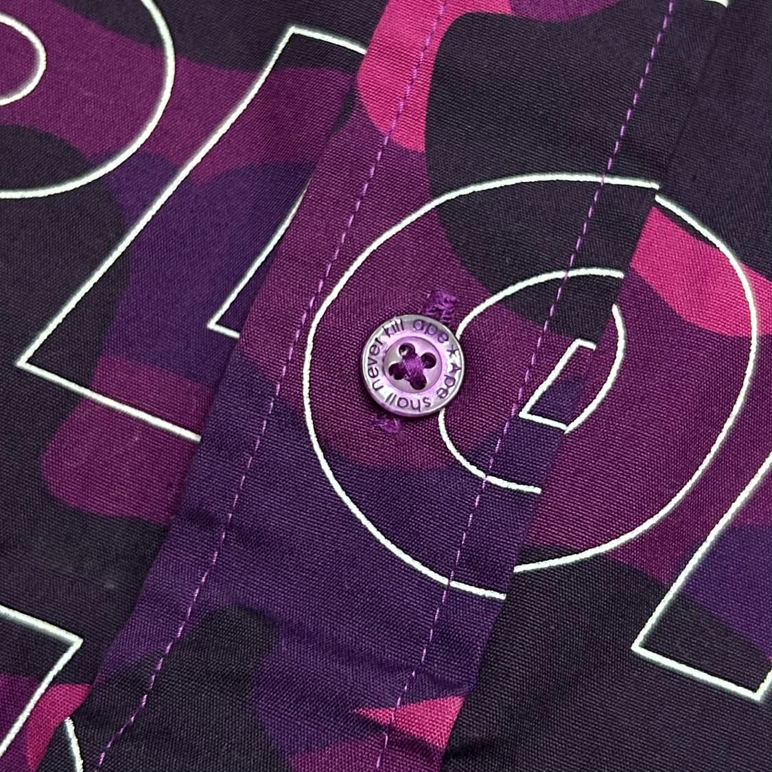BAPE 텍스트 칼라 카모 버튼다운 셔츠 상품이미지5
