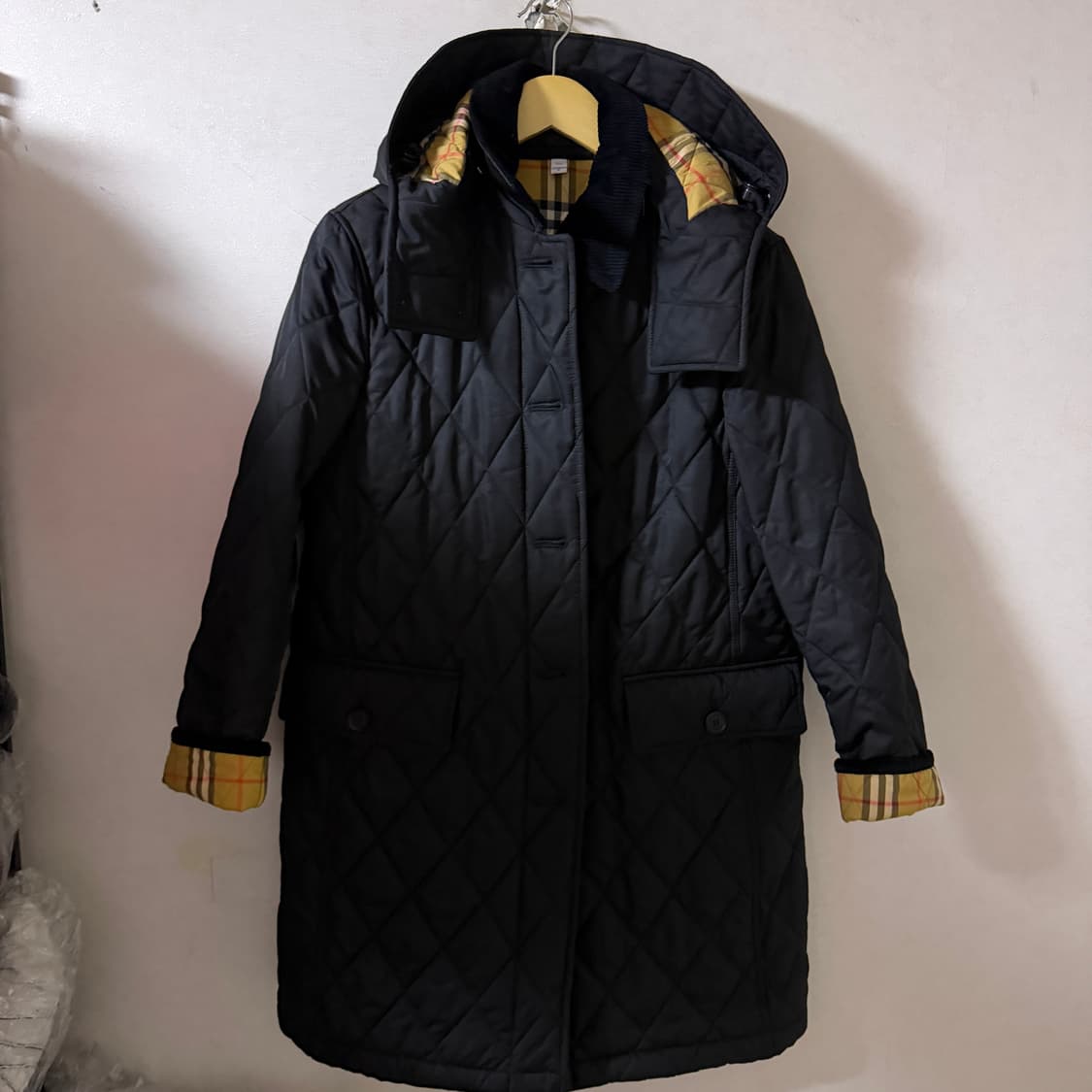 버버리 데레햄 퀼팅 자켓 8057169 M (66-77) 상품이미지1