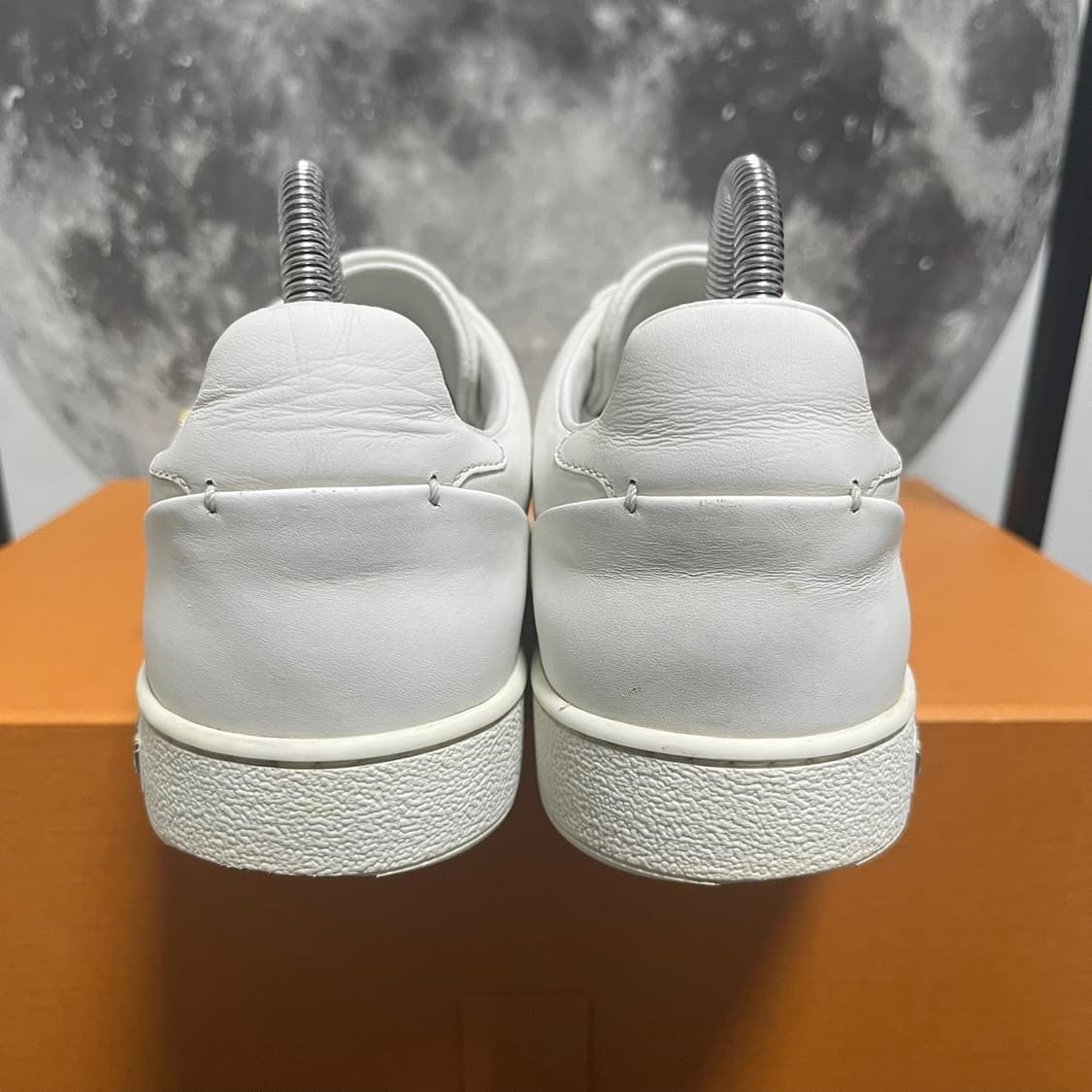  정품 35.5) 루이비통 프런트로우 LV로고 스니커즈 225~230 상품이미지4