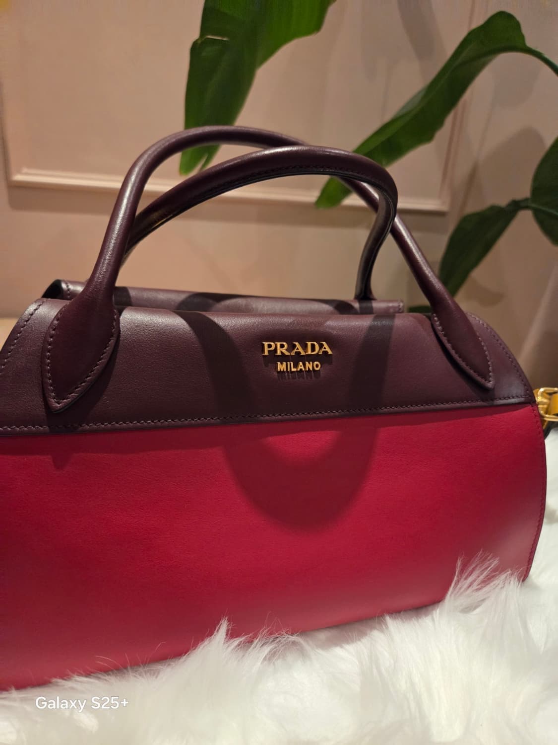 프라다 투톤 가방 숄더 스트랩 포함 (볼링백) 상품이미지3