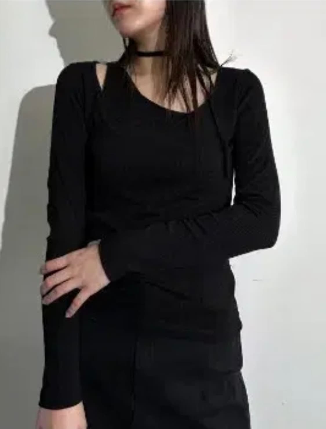 우화 SCENT NECK LINE T BLACK 블랙 검정 티셔츠 상품이미지2