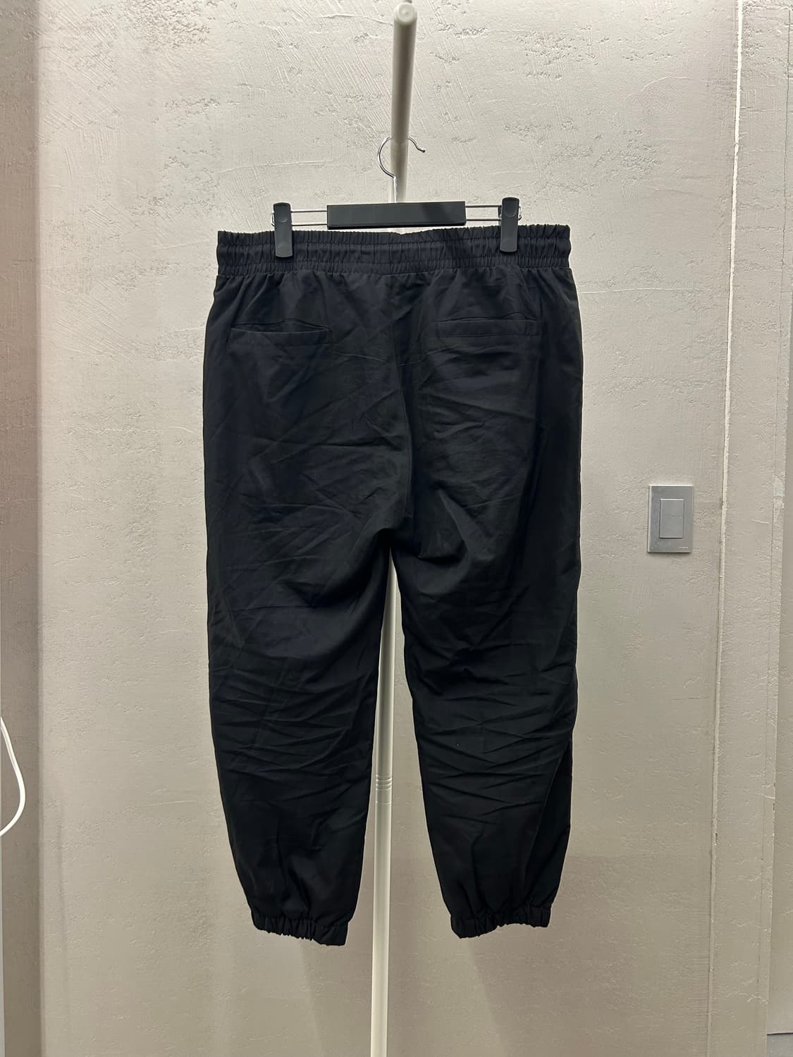 I Am Not A HumanBeing 블랙 조거팬츠 상품이미지3