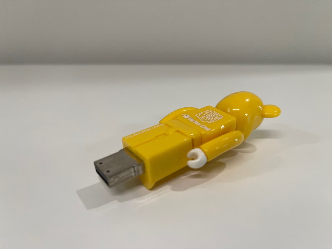 베어브릭 100% USB 메모리 옐로우 상품이미지4