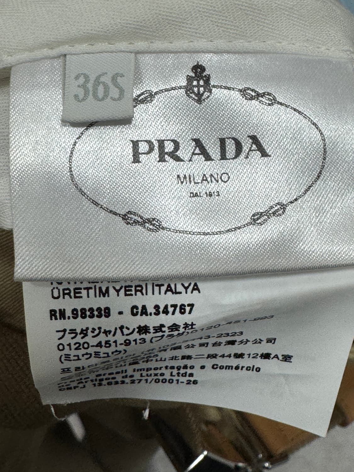 프라다 치노 미디 삼각로고 스커트 36사이즈 상품이미지4