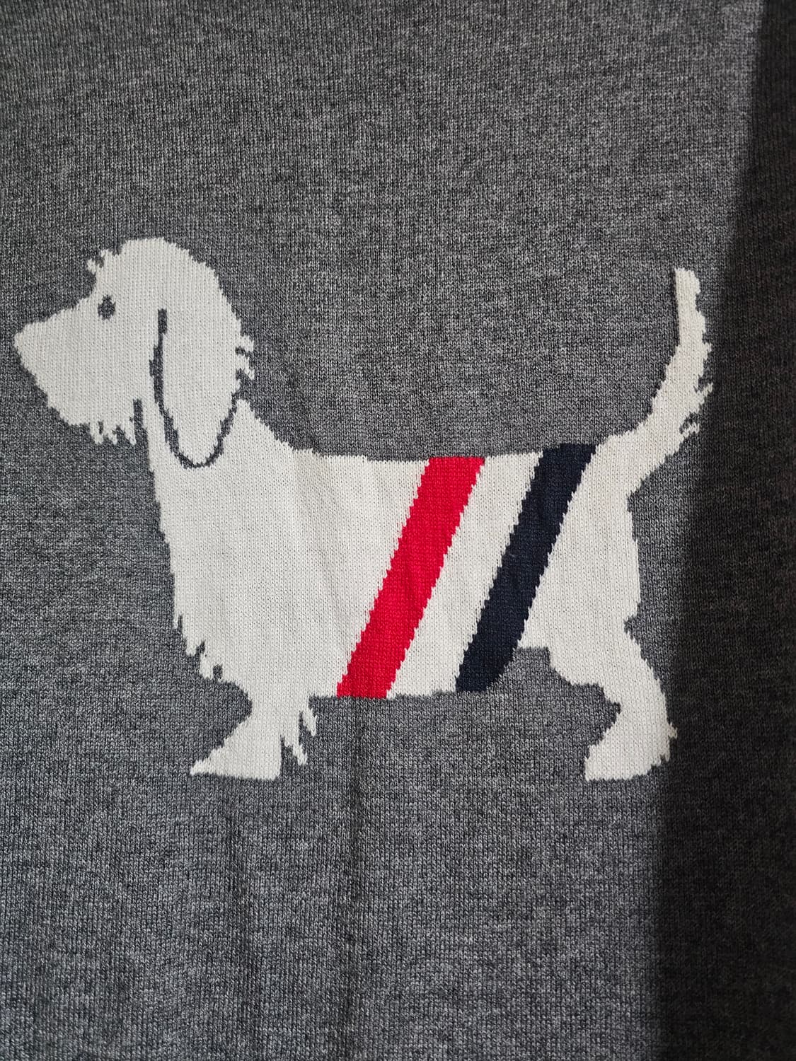 톰브라운 시그니처 아이템인 4바 가디건 상품이미지4