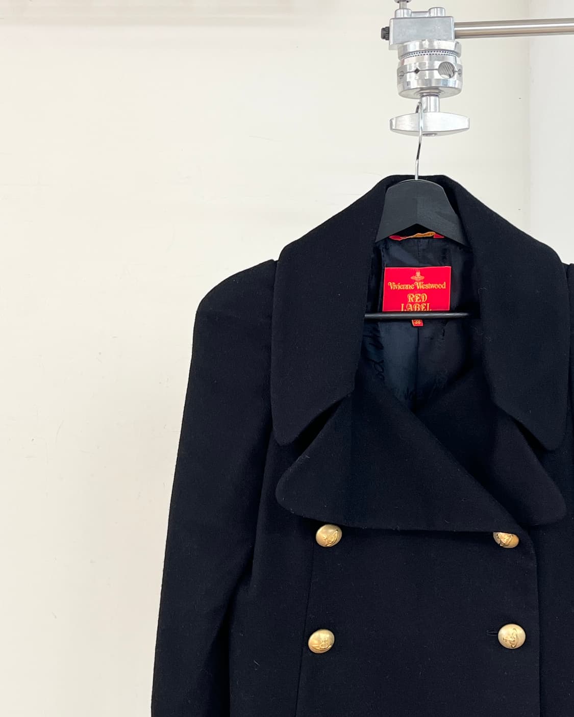 비비안 웨스트우드 레드라벨 블랙 골드버튼 하프 코트 상품이미지3