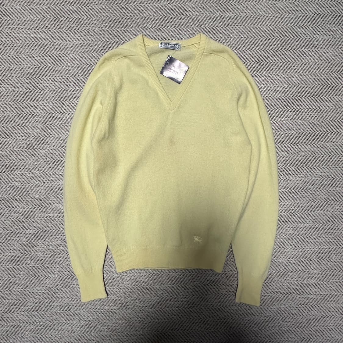 BURBERRYS scotland made v neck wool knit 상품이미지1