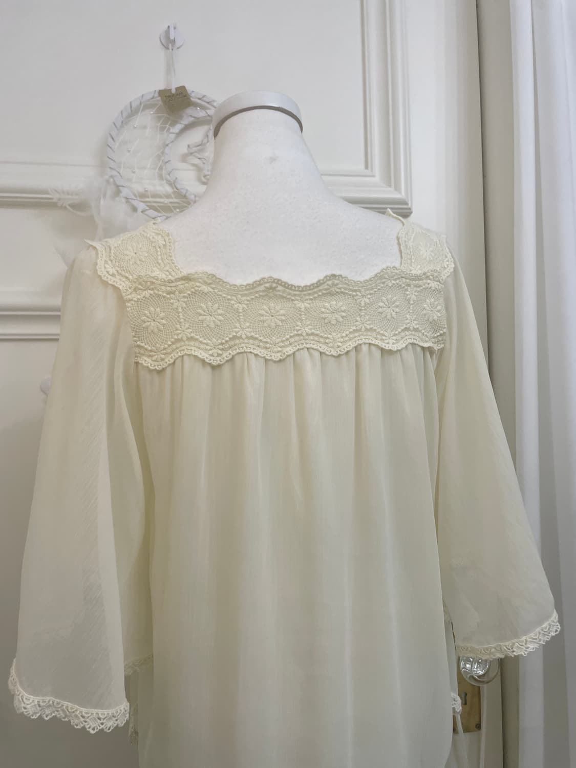butter lace point cape blouse(size-F) 상품이미지4