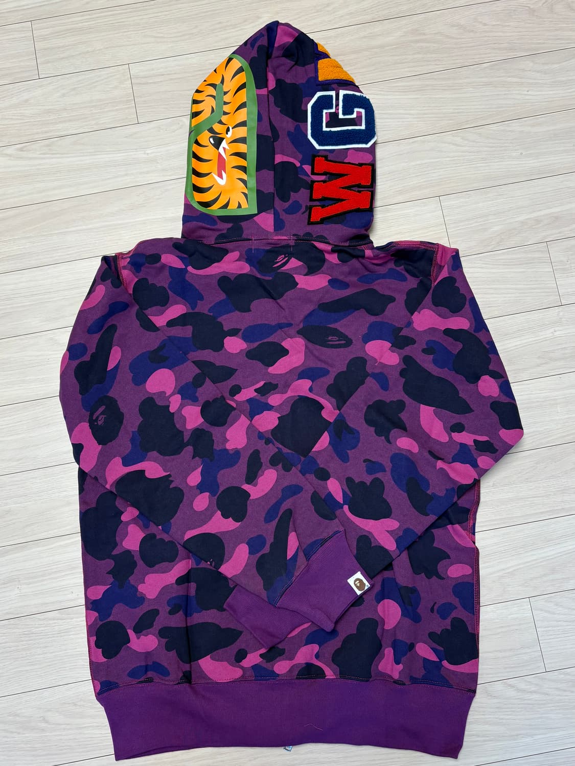 [크림구매] M 베이프 카모 샤크후드집업 퍼플 보계 상품이미지2