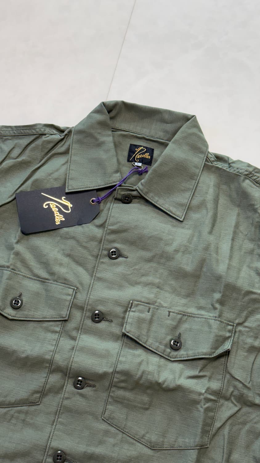 니들스 숏슬리브 퍼티그 셔츠 카키 상품이미지2