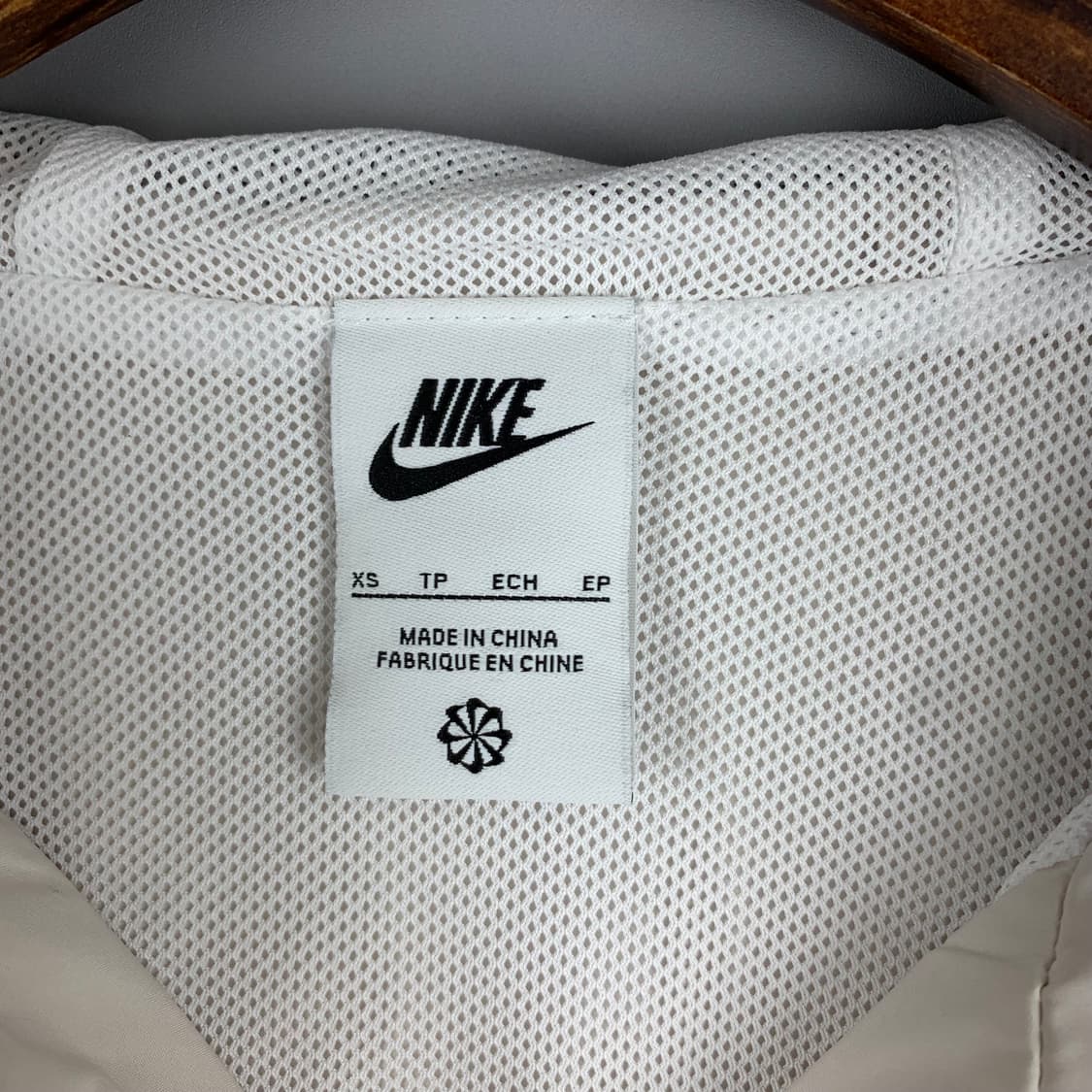 나이키 신형 아이보리 후드 바람막이 자켓 상품이미지6