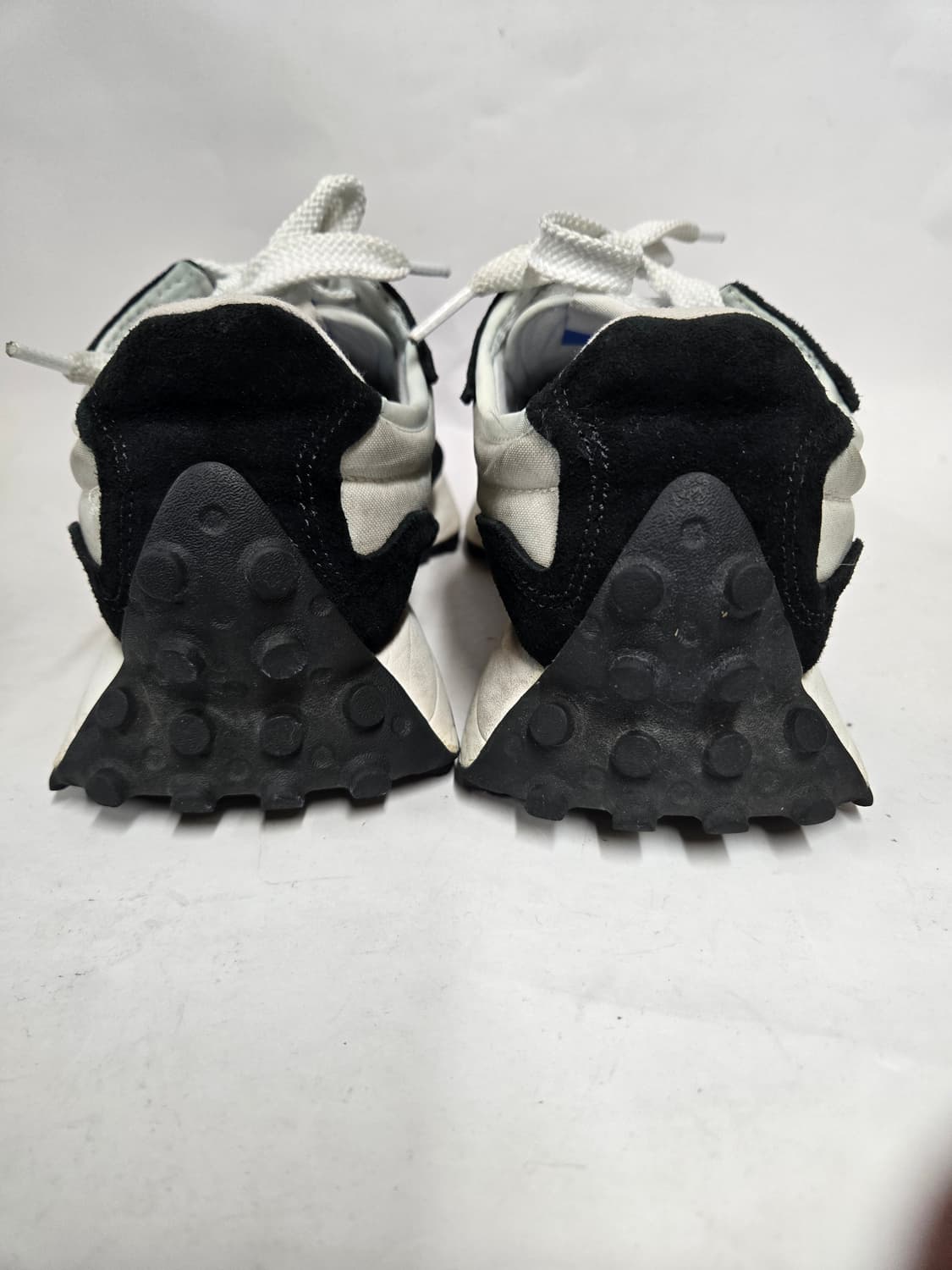 뉴발란스 327 블랙/레드 운동화 235mm 상품이미지4