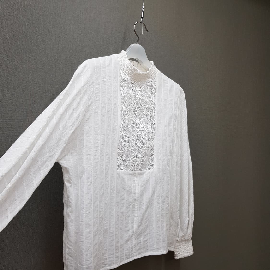 maje 마쥬  에크루 레이스 하이넥 블라우스 1사이즈 상품이미지3