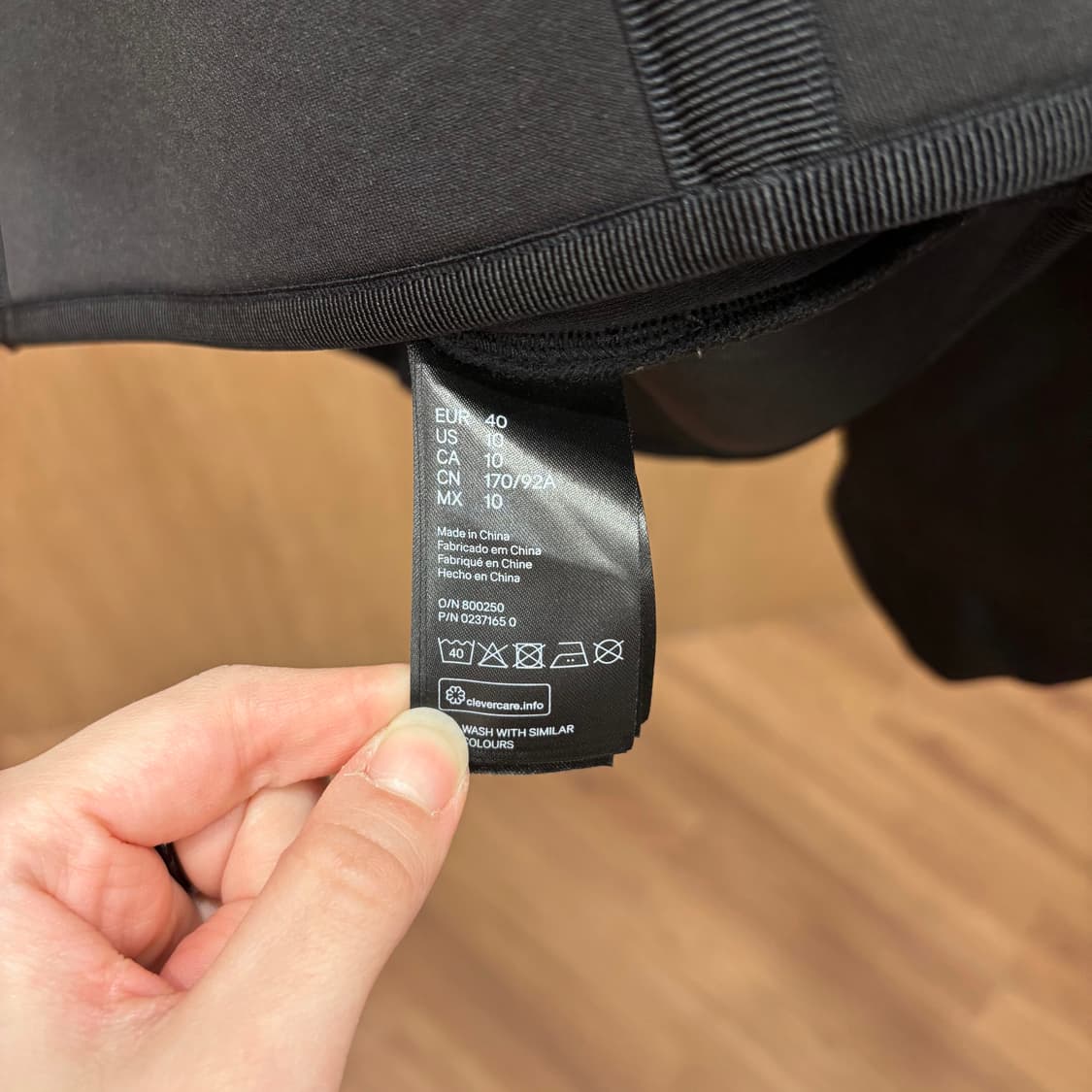 알렉산더 왕 네오프렌 페플럼 스웻 셔츠 백 지퍼 로고 스트랩 디테일 블랙 상품이미지8