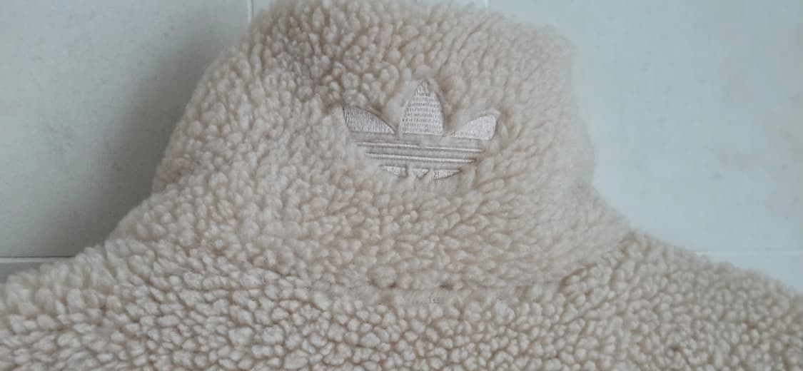 아디다스 후리스 뽀글이 트레포일 퍼 자켓 베이지
오버사이즈 택포 상품이미지6